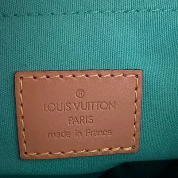 Authentic Vintage 1998 Louis Vuitton Biscayne Bag in Peppermint - Picture 2 of 16